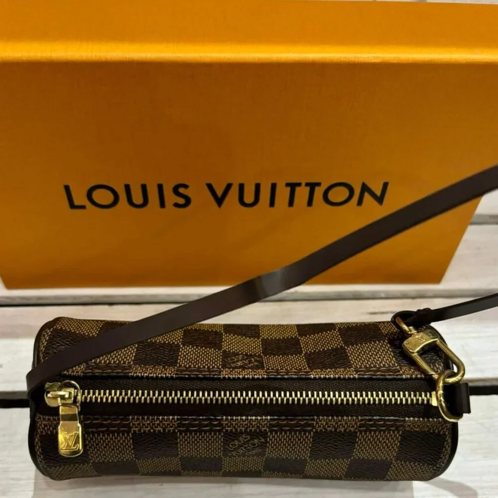 Louis Vuitton Damier Ebene Pouchette - Picture 4 of 11
